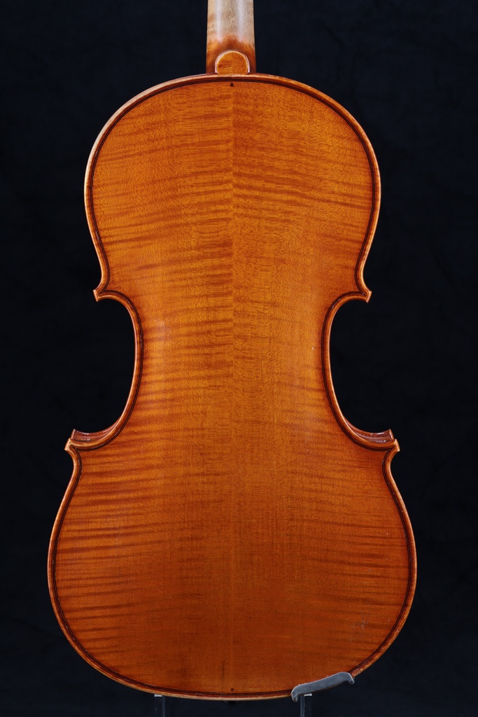 Viola Made by Tetsuo Matsuda in the Workshop of William Harris Lee, Chicago, 1984- 16"