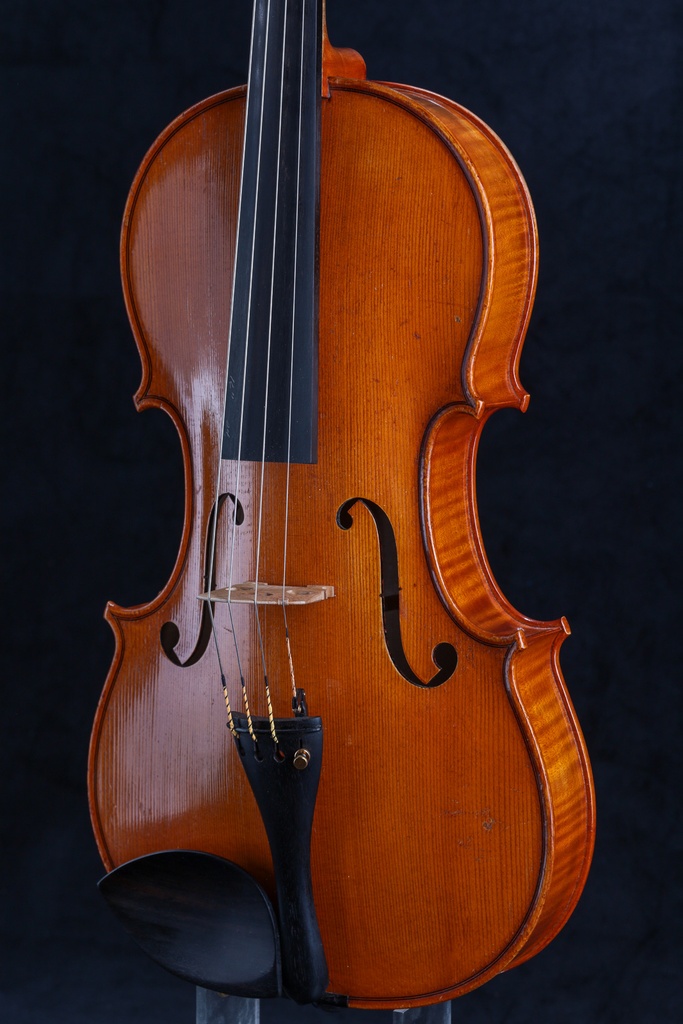 Viola Made by Tetsuo Matsuda in the Workshop of William Harris Lee, Chicago, 1984- 16"